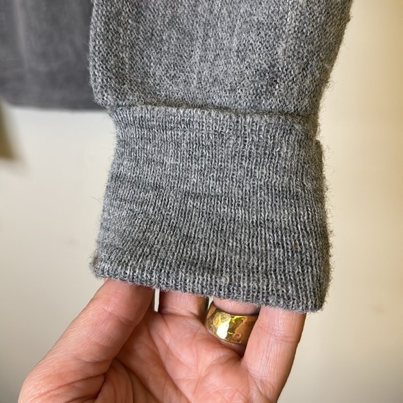 IZOD LACOSTE - vintage 1970s sweater - Picture 9 of 9